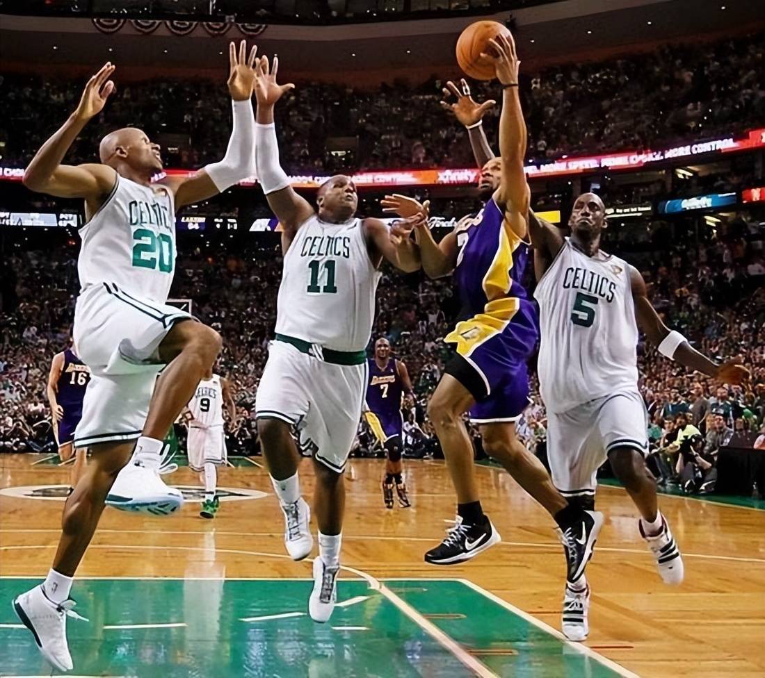 开云入口 -关于里程碑夜法兰克福伤情更新;NBA季后赛冲刺阶段刷纪录;压力陡增;身体对抗强度拉满的信息