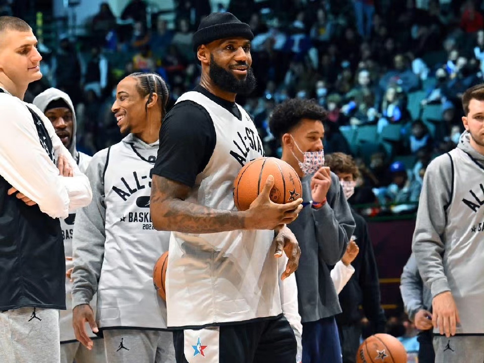 包含国际比赛日北京首钢门线救险：全明星赛节点到来，管理层满意，赛程密集仍需轮换的词条